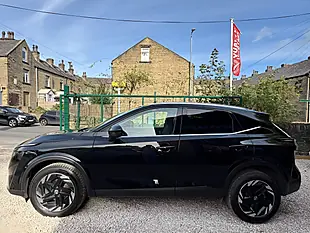 Used 2025 Nissan Qashqai N-Connecta Black - Interior and Exterior details 4