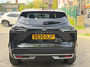 Used 2025 Nissan Qashqai N-Connecta Black - Interior and Exterior details 6