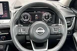 Used 2025 Nissan Qashqai N-Connecta Pearl White - Interior and Exterior details 10