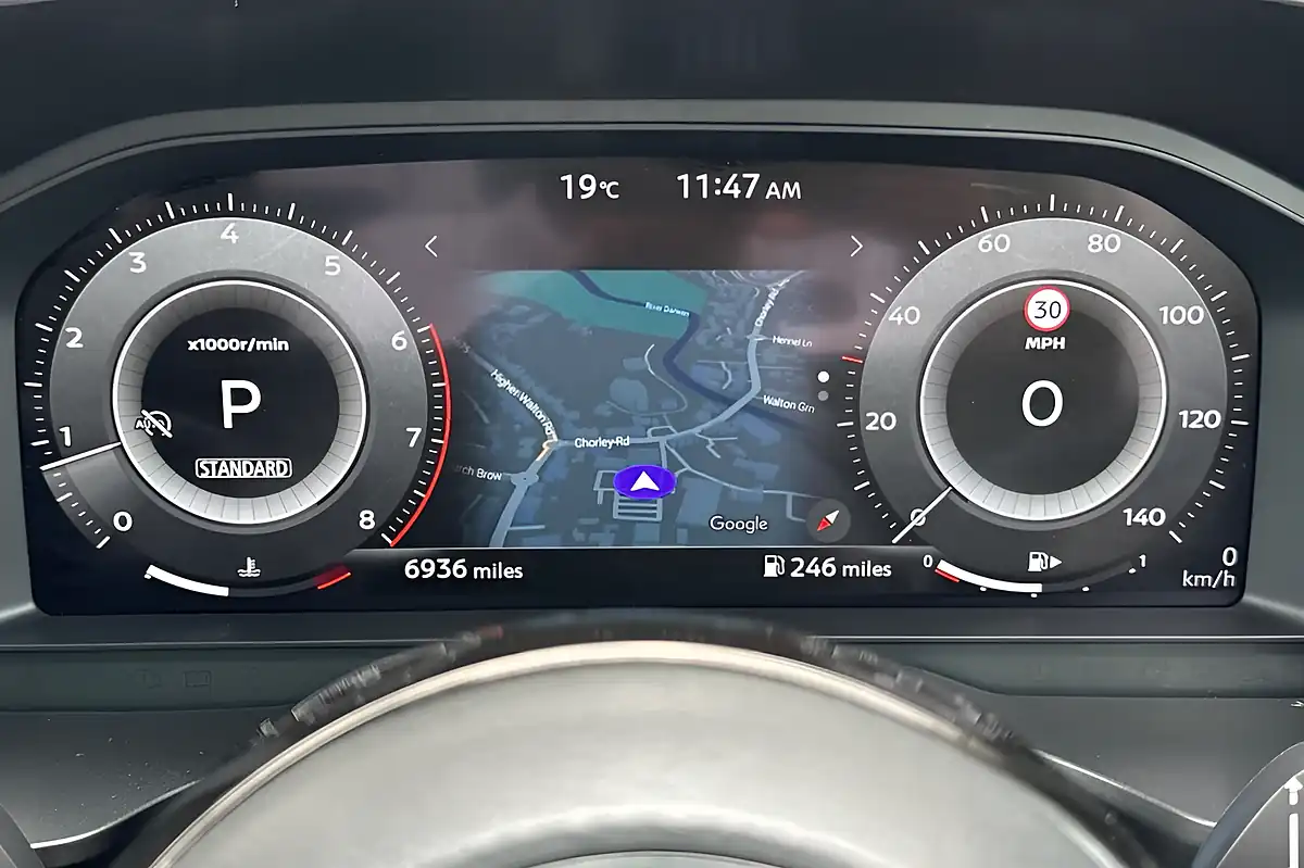 Used 2025 Nissan Qashqai N-Connecta Pearl White - Interior and Exterior details 19