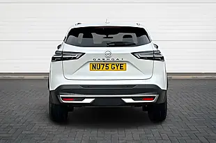 Used 2025 Nissan Qashqai N-Connecta Pearl White - Interior and Exterior details 4