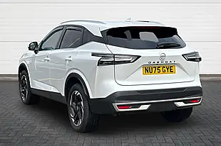Used 2025 Nissan Qashqai N-Connecta Pearl White - Interior and Exterior details 5