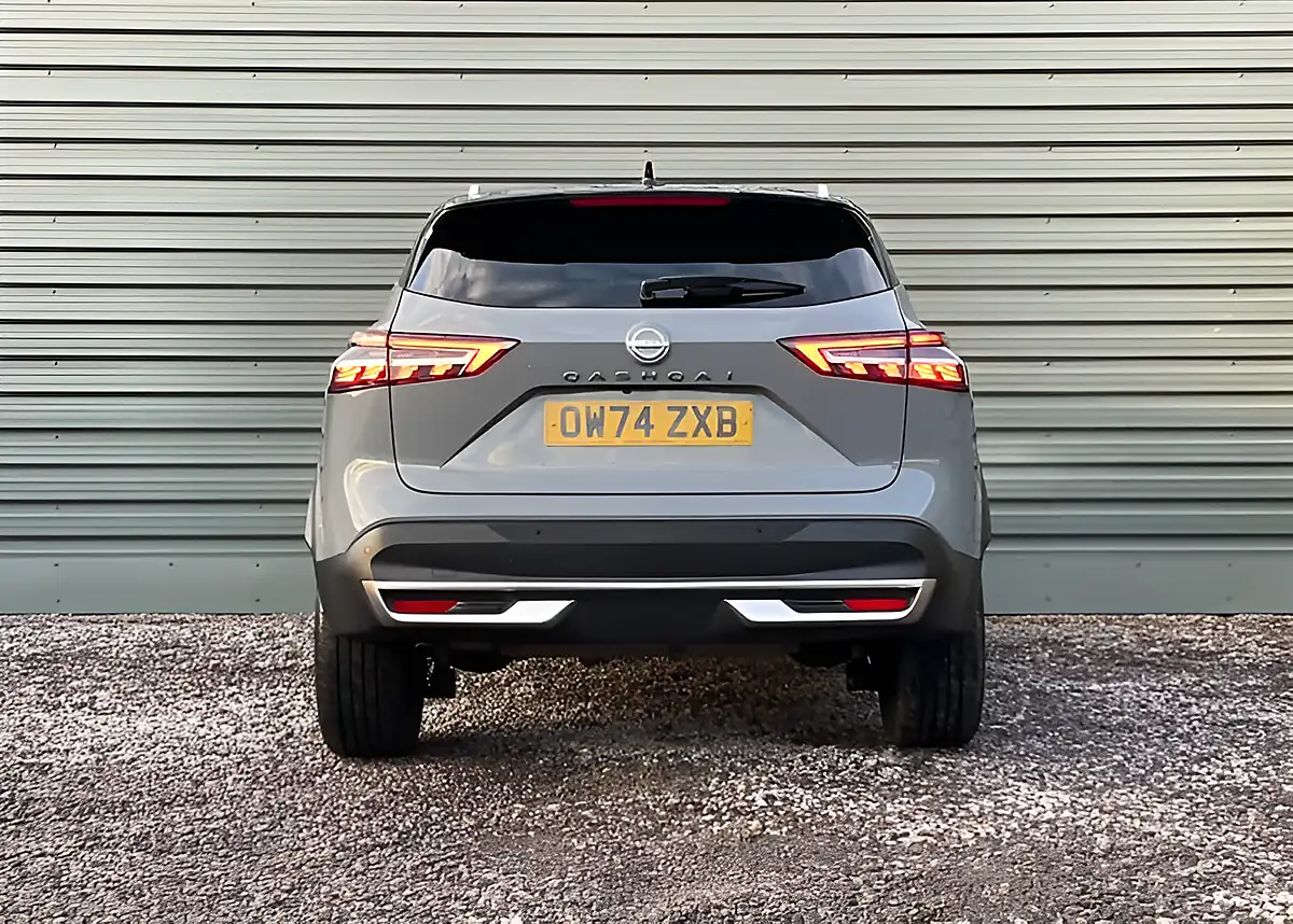 Used 2025 Nissan Qashqai Tekna Grey - Interior and Exterior details 10
