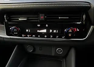 Used 2025 Nissan Qashqai Tekna Grey - Interior and Exterior details 17