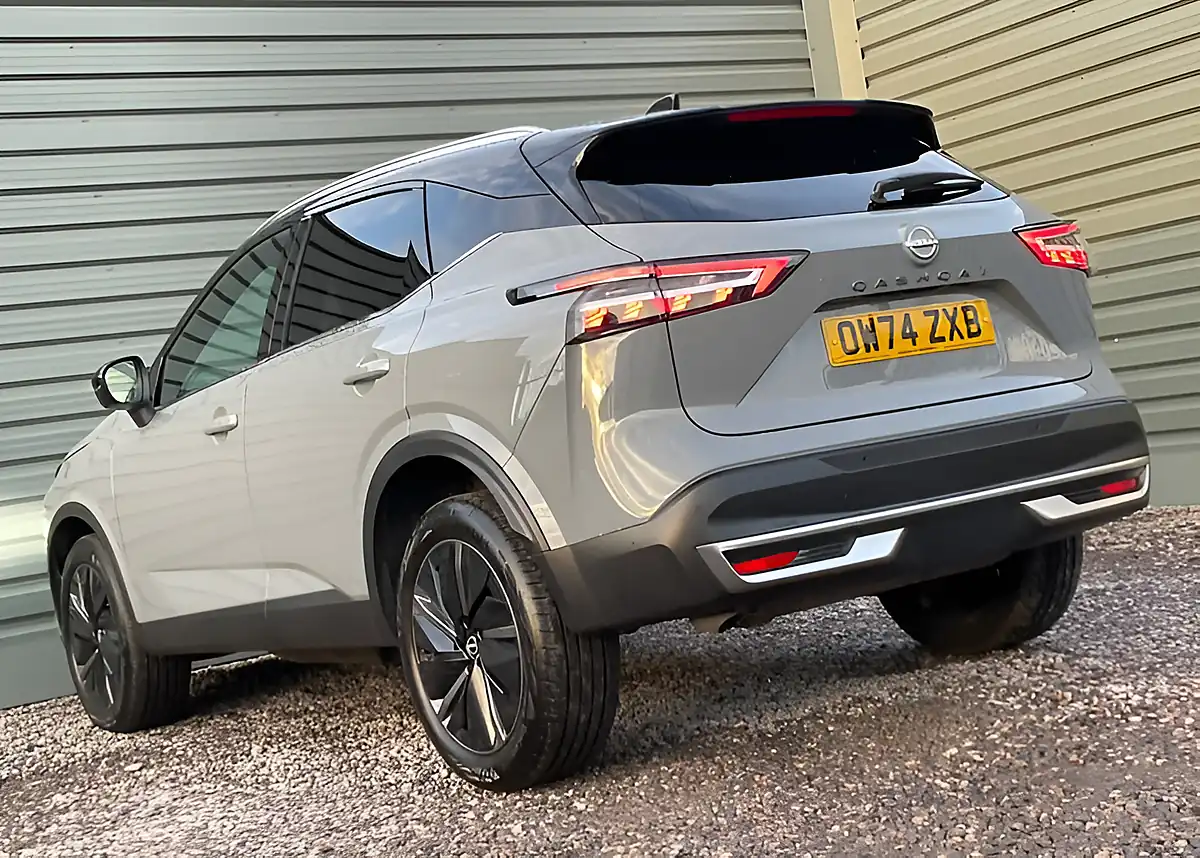 Used 2025 Nissan Qashqai Tekna Grey - Interior and Exterior details 9