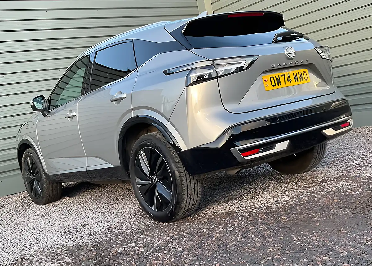 Used 2025 Nissan Qashqai Tekna Silver - Interior and Exterior details 12