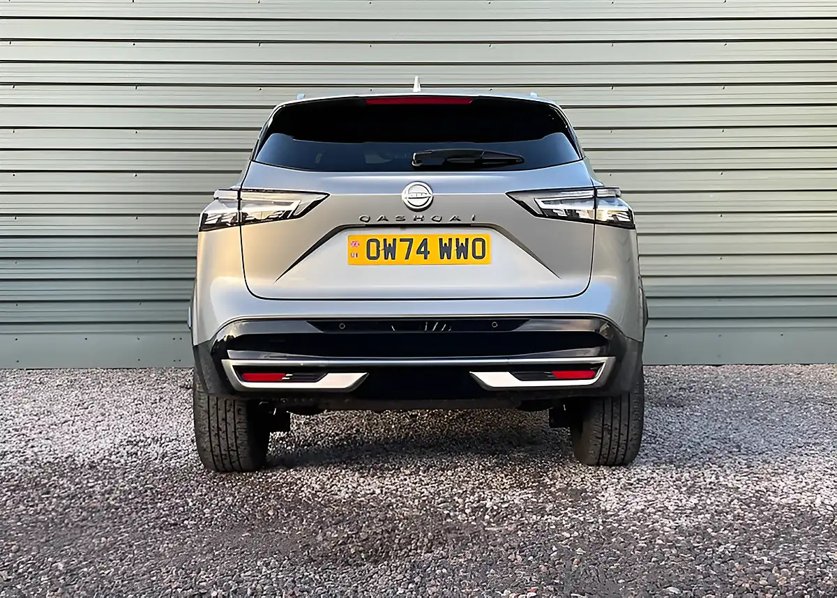 Used 2025 Nissan Qashqai Tekna Silver - Interior and Exterior details 13