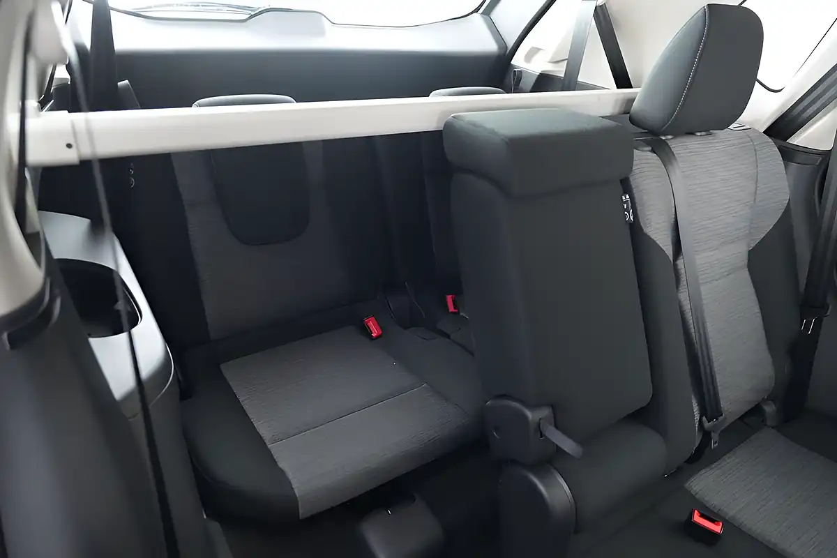 Used 2025 Nissan X-Trail Acenta Premium White - Interior and Exterior details 10