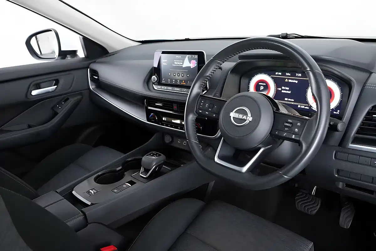 Used 2025 Nissan X-Trail Acenta Premium White - Interior and Exterior details 2