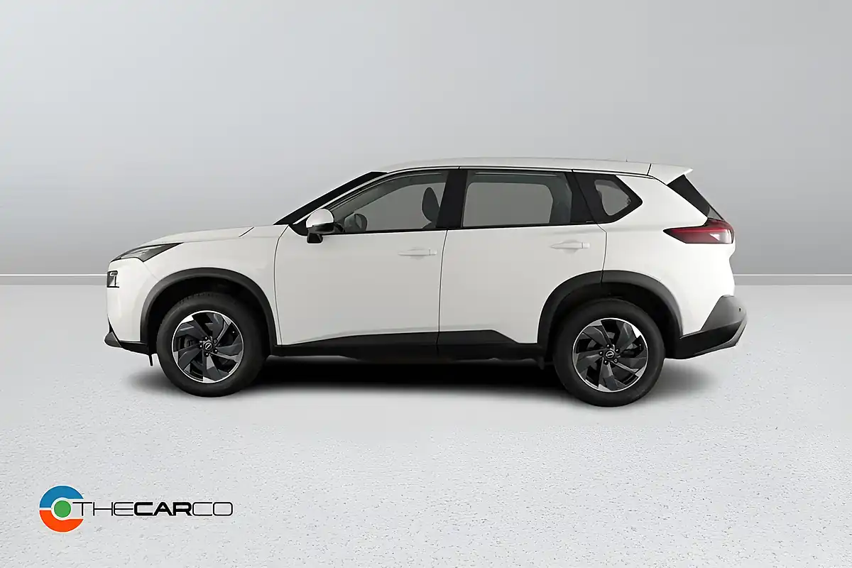 Used 2025 Nissan X-Trail Acenta Premium White - Interior and Exterior details 5