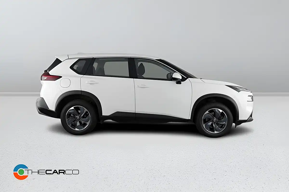 Used 2025 Nissan X-Trail Acenta Premium White - Interior and Exterior details 6