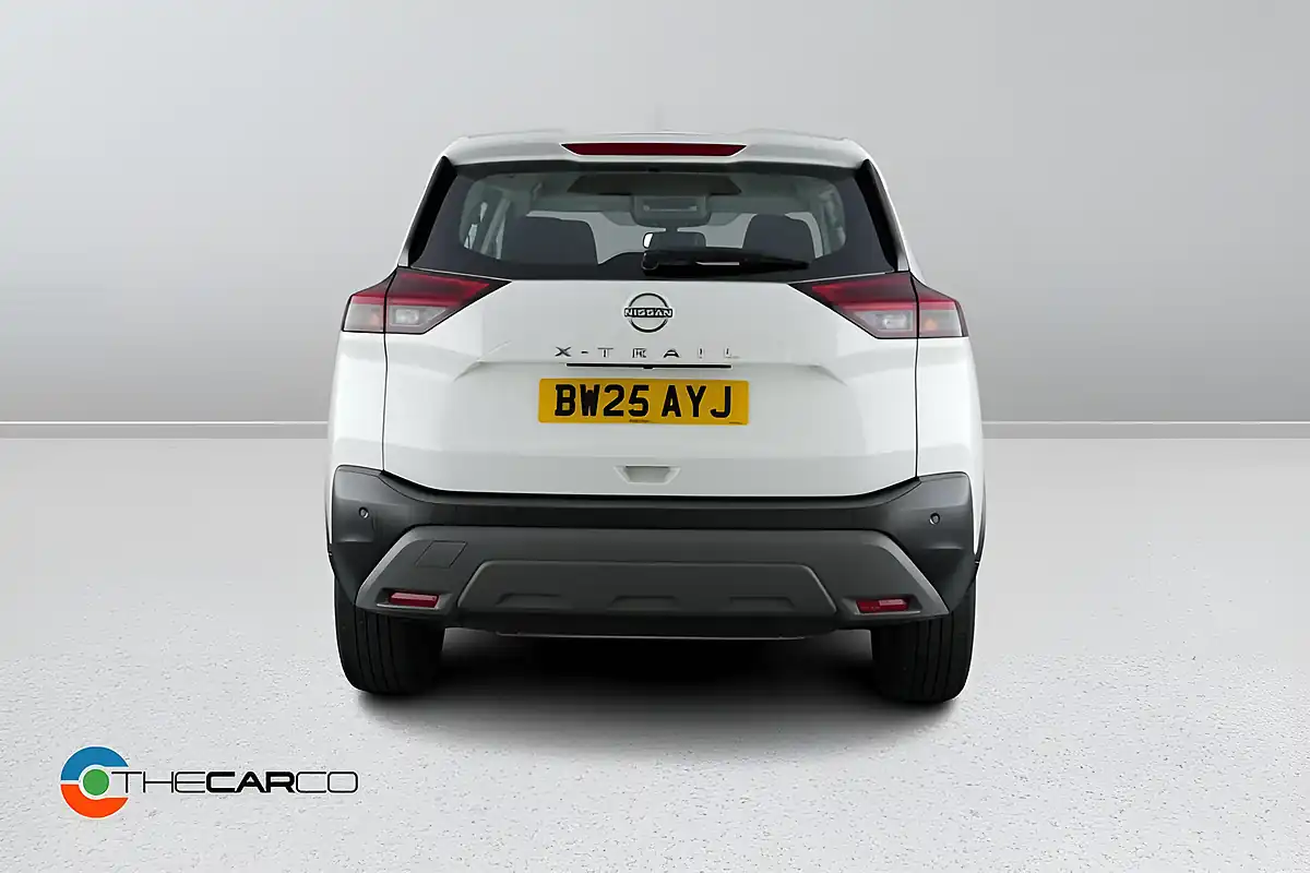 Used 2025 Nissan X-Trail Acenta Premium White - Interior and Exterior details 7