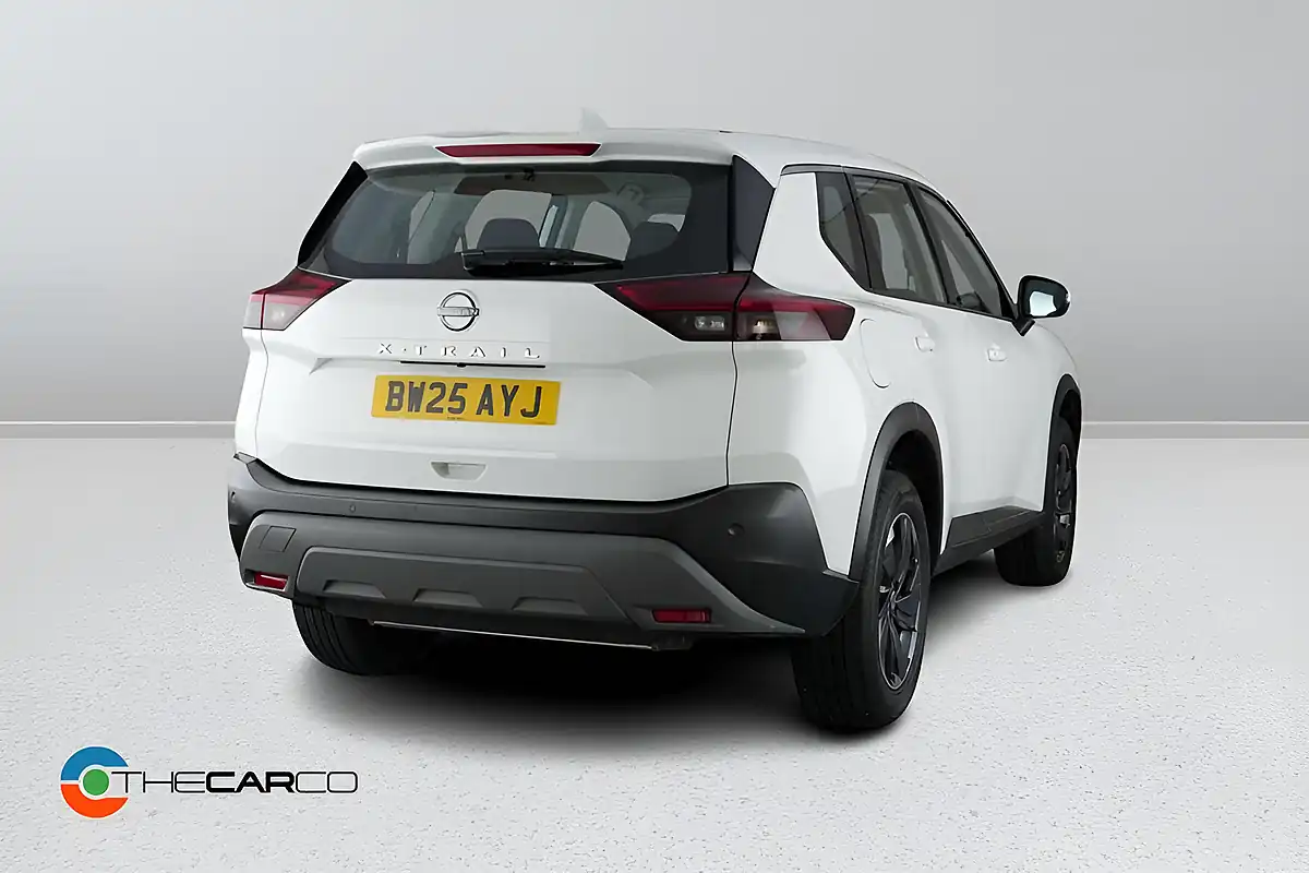 Used 2025 Nissan X-Trail Acenta Premium White - Interior and Exterior details 9