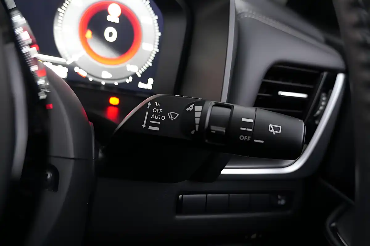Used 2025 Nissan X-Trail Acenta Premium White - Interior and Exterior details 11