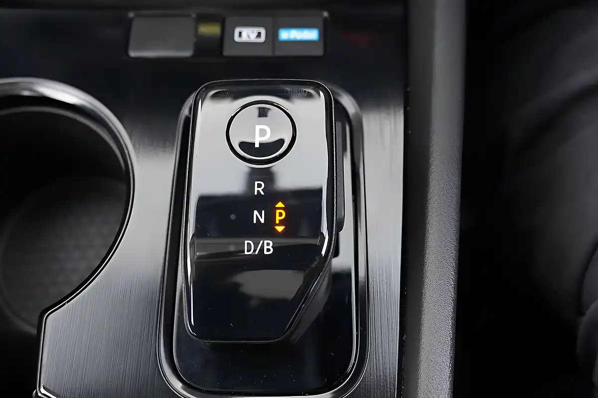 Used 2025 Nissan X-Trail Acenta Premium White - Interior and Exterior details 12