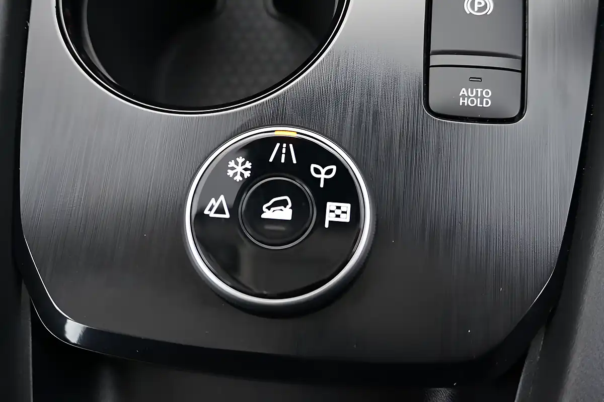 Used 2025 Nissan X-Trail Acenta Premium White - Interior and Exterior details 13