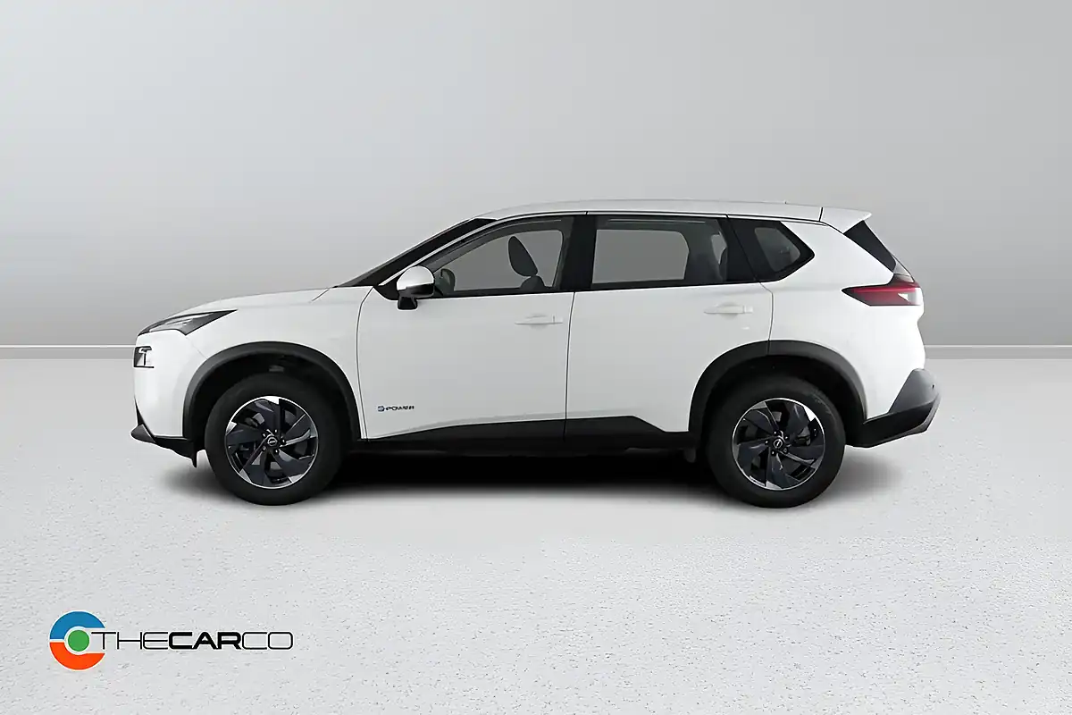 Used 2025 Nissan X-Trail Acenta Premium White - Interior and Exterior details 5