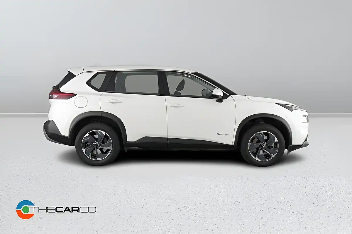 Used 2025 Nissan X-Trail Acenta Premium White - Interior and Exterior details 6