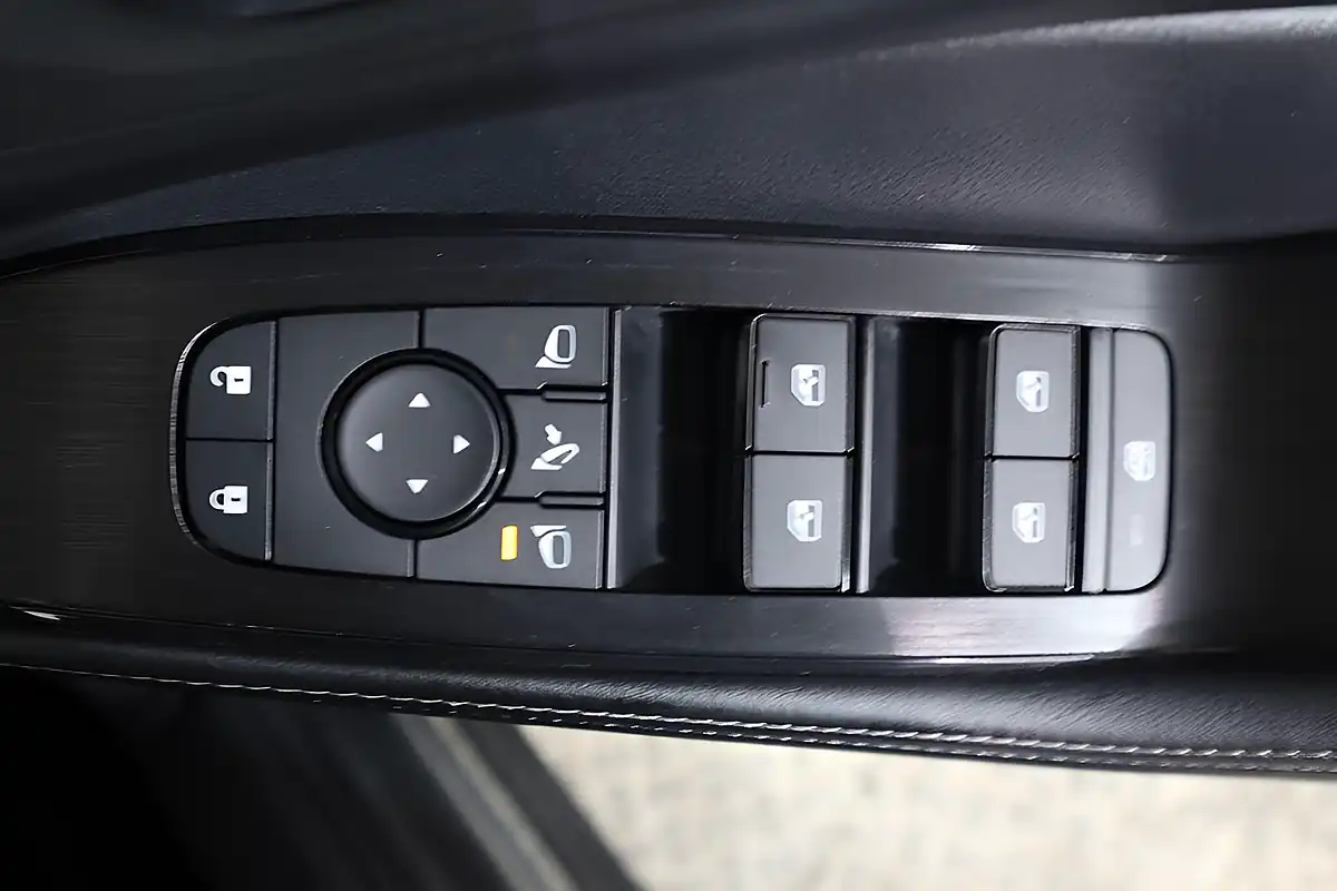 Used 2025 Nissan X-Trail N-Connecta Grey - Interior and Exterior details 14