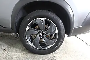 Used 2025 Nissan X-Trail N-Connecta Grey - Interior and Exterior details 16