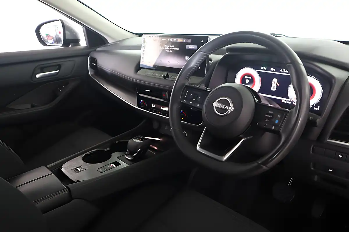 Used 2025 Nissan X-Trail N-Connecta Grey - Interior and Exterior details 2