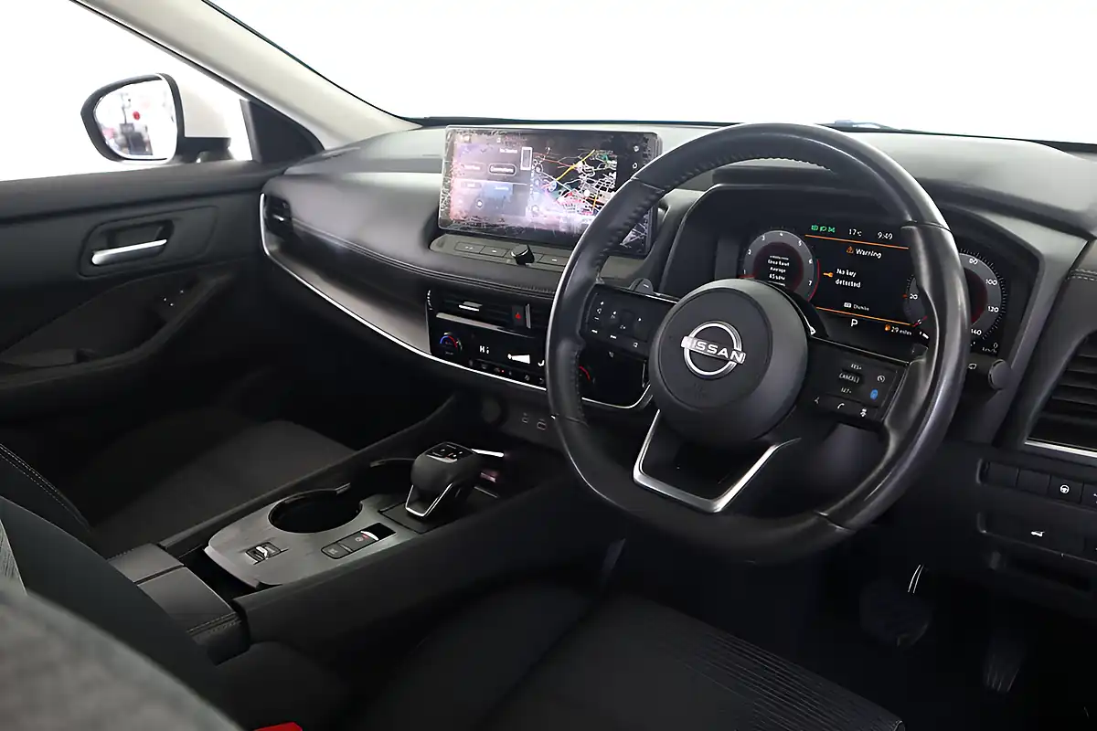 Used 2025 Nissan X-Trail N-Connecta White - Interior and Exterior details 2