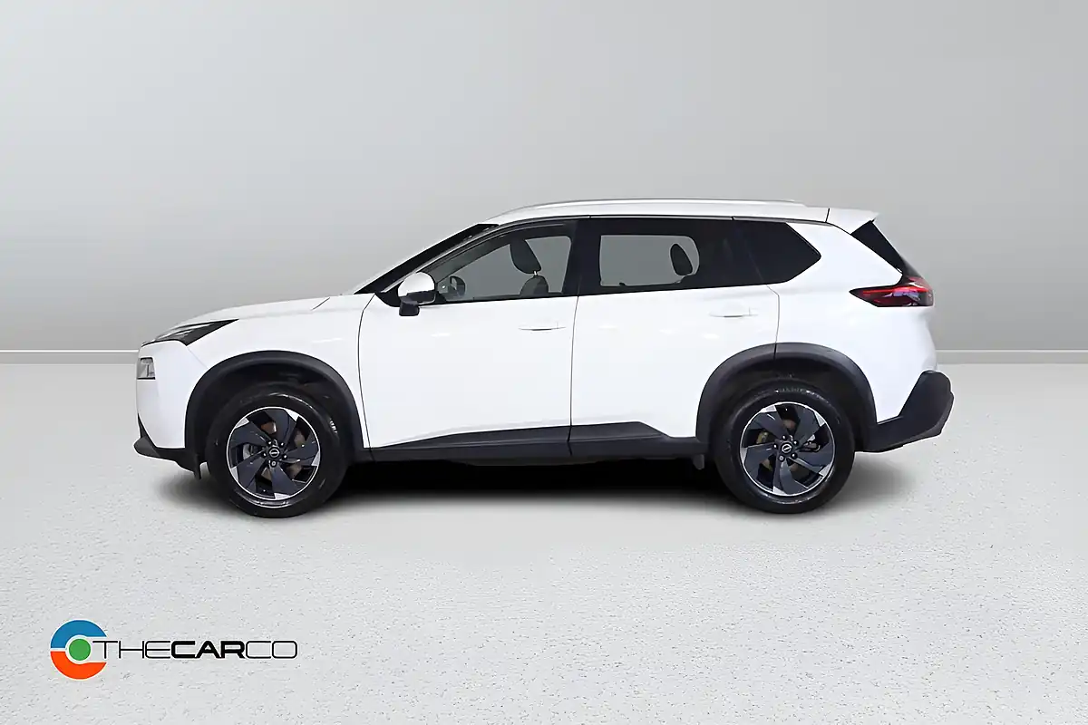 Used 2025 Nissan X-Trail N-Connecta White - Interior and Exterior details 5