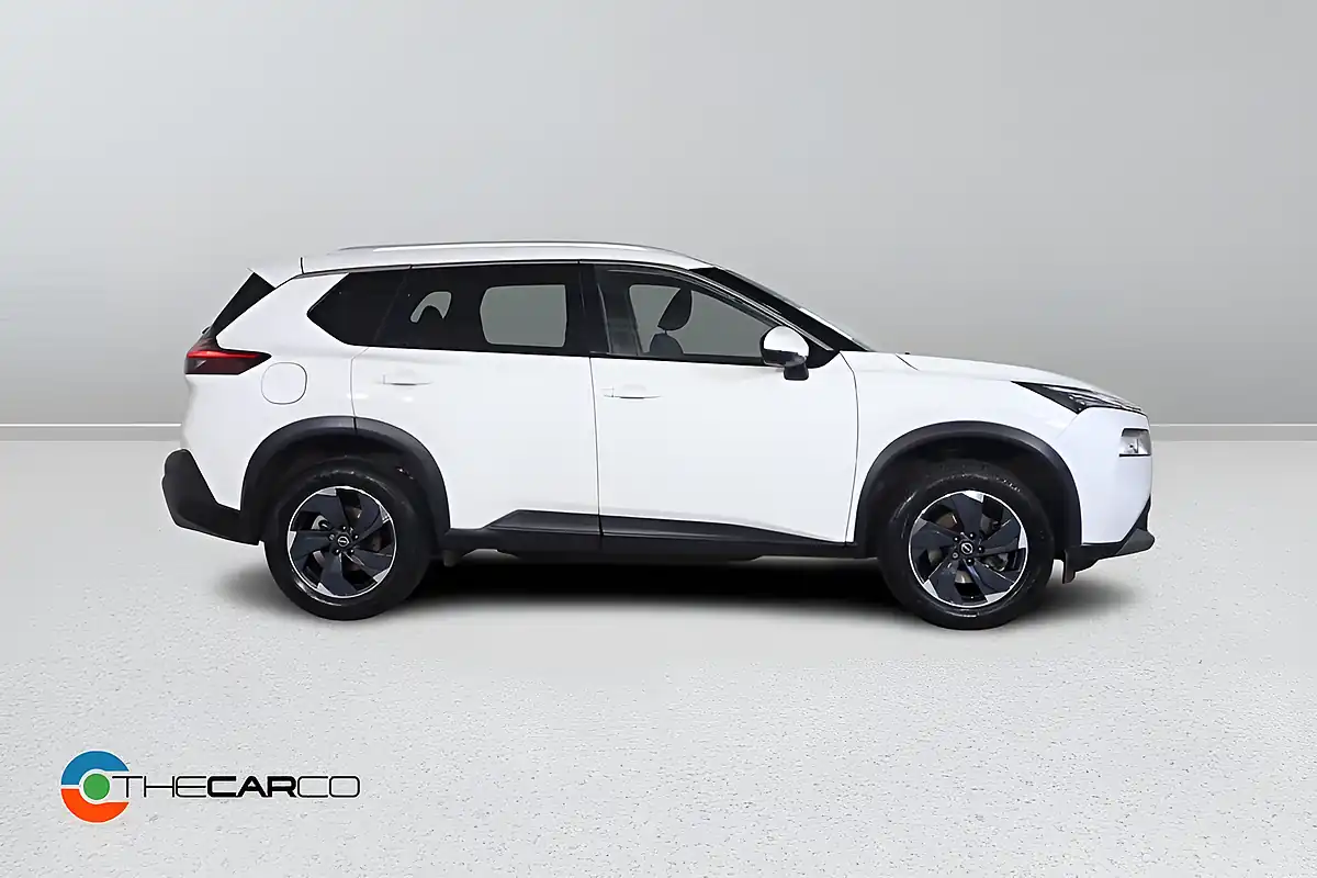 Used 2025 Nissan X-Trail N-Connecta White - Interior and Exterior details 6