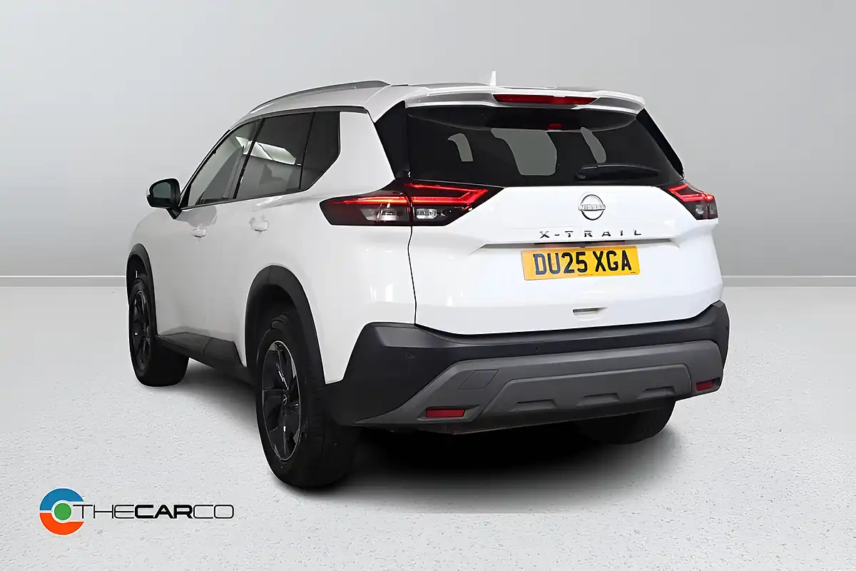 Used 2025 Nissan X-Trail N-Connecta White - Interior and Exterior details 8