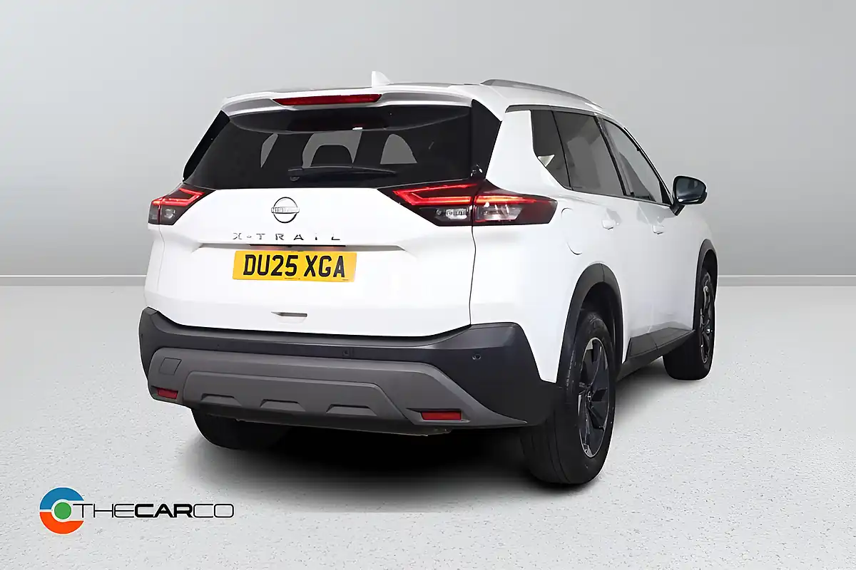 Used 2025 Nissan X-Trail N-Connecta White - Interior and Exterior details 9