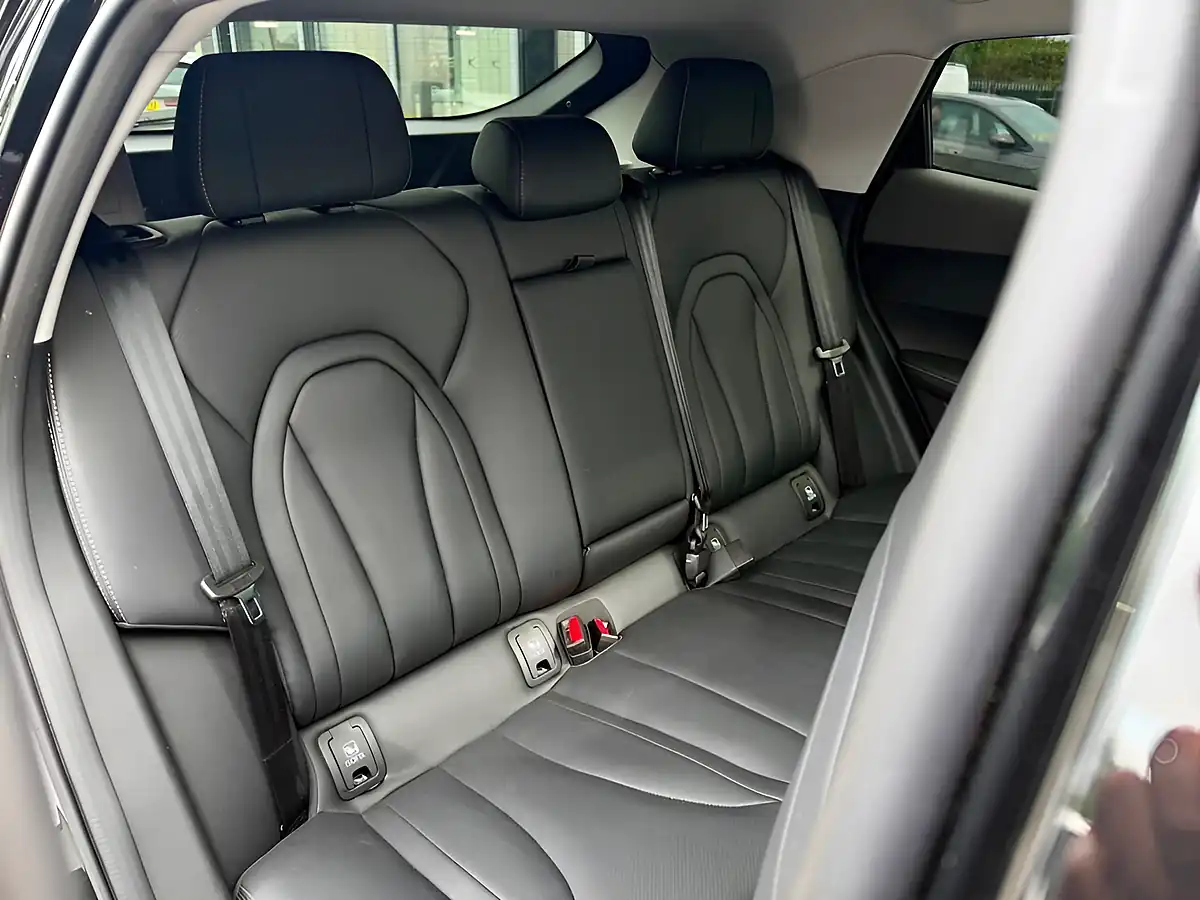 Used 2025 Omoda 5 Noble Black - Interior and Exterior details 12