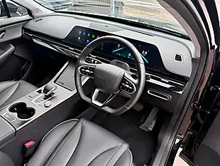 Used 2025 Omoda 5 Noble Black - Interior and Exterior details 16