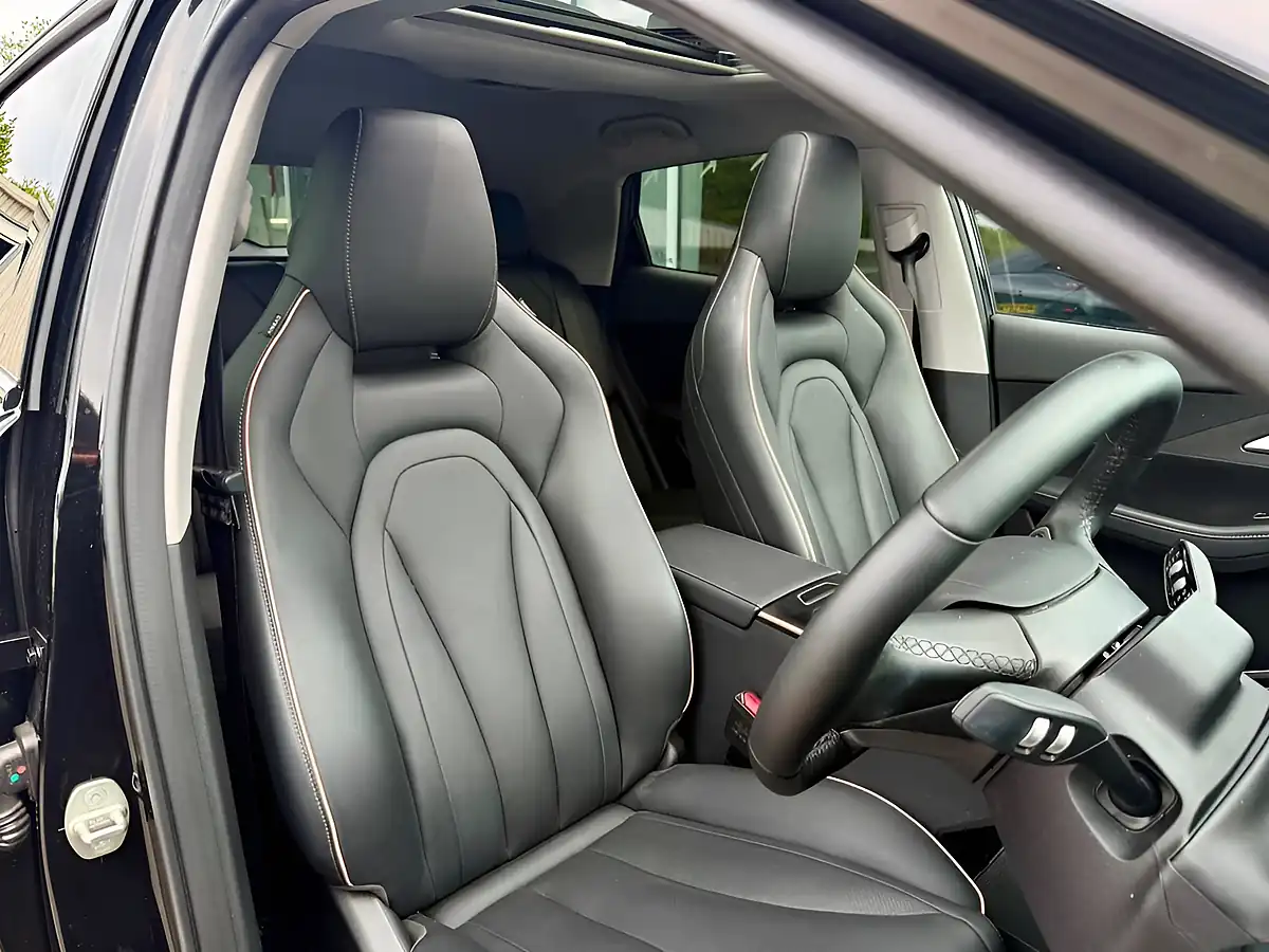 Used 2025 Omoda 9 Noble Black - Interior and Exterior details 8