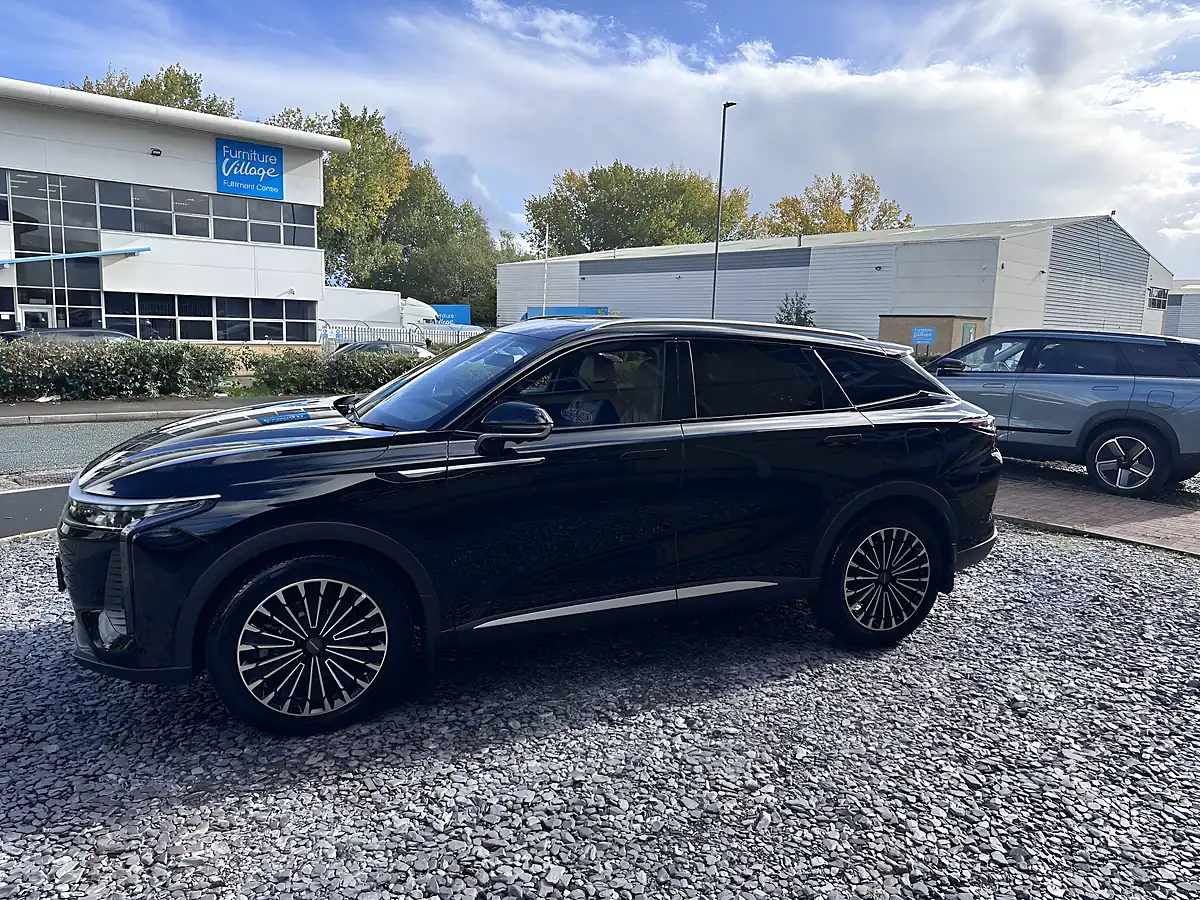 Used 2025 Omoda 9 Noble Black - Interior and Exterior details 3