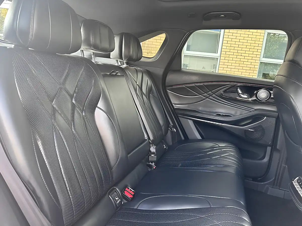 Used 2025 Omoda 9 Noble Black - Interior and Exterior details 7