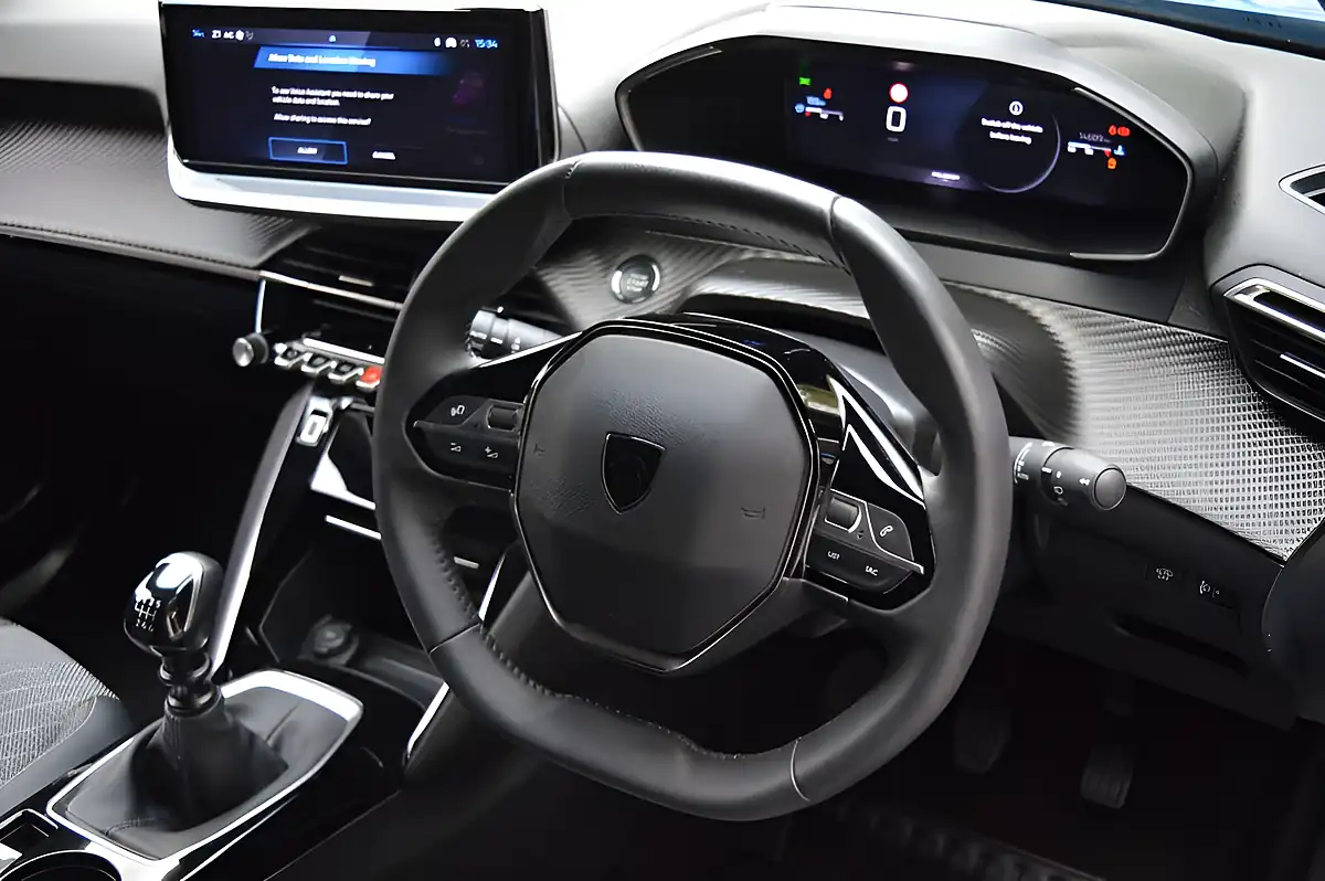 Used 2025 Peugeot 2008 Allure Vertigo Blue - Interior and Exterior details 13