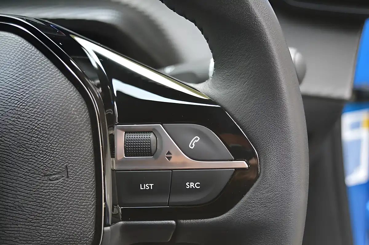 Used 2025 Peugeot 2008 Allure Vertigo Blue - Interior and Exterior details 16