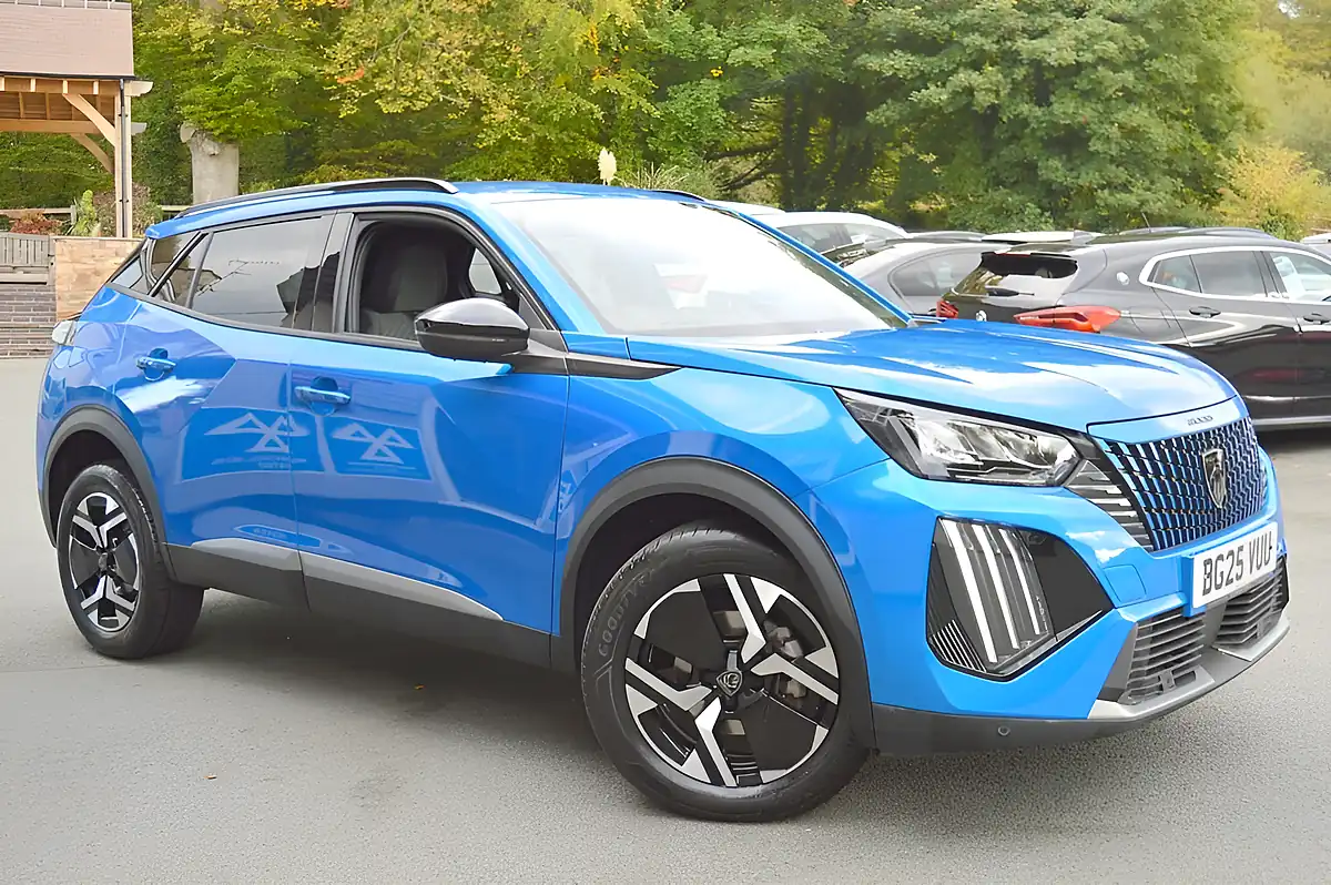 Used 2025 Peugeot 2008 Allure Vertigo Blue - Interior and Exterior details 3