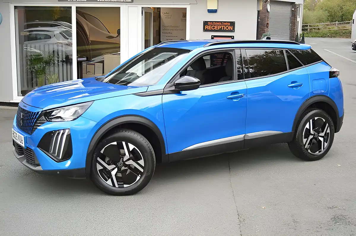 Used 2025 Peugeot 2008 Allure Vertigo Blue - Interior and Exterior details 8