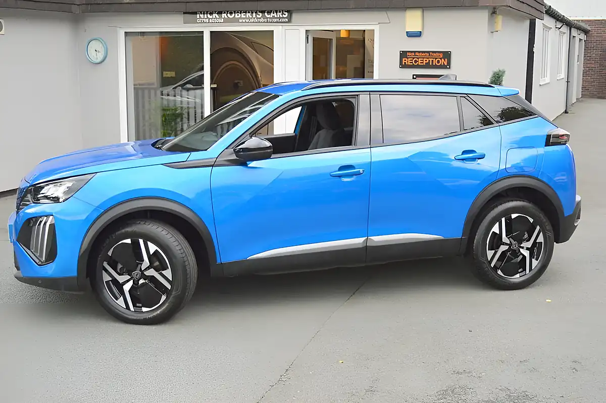 Used 2025 Peugeot 2008 Allure Vertigo Blue - Interior and Exterior details 9