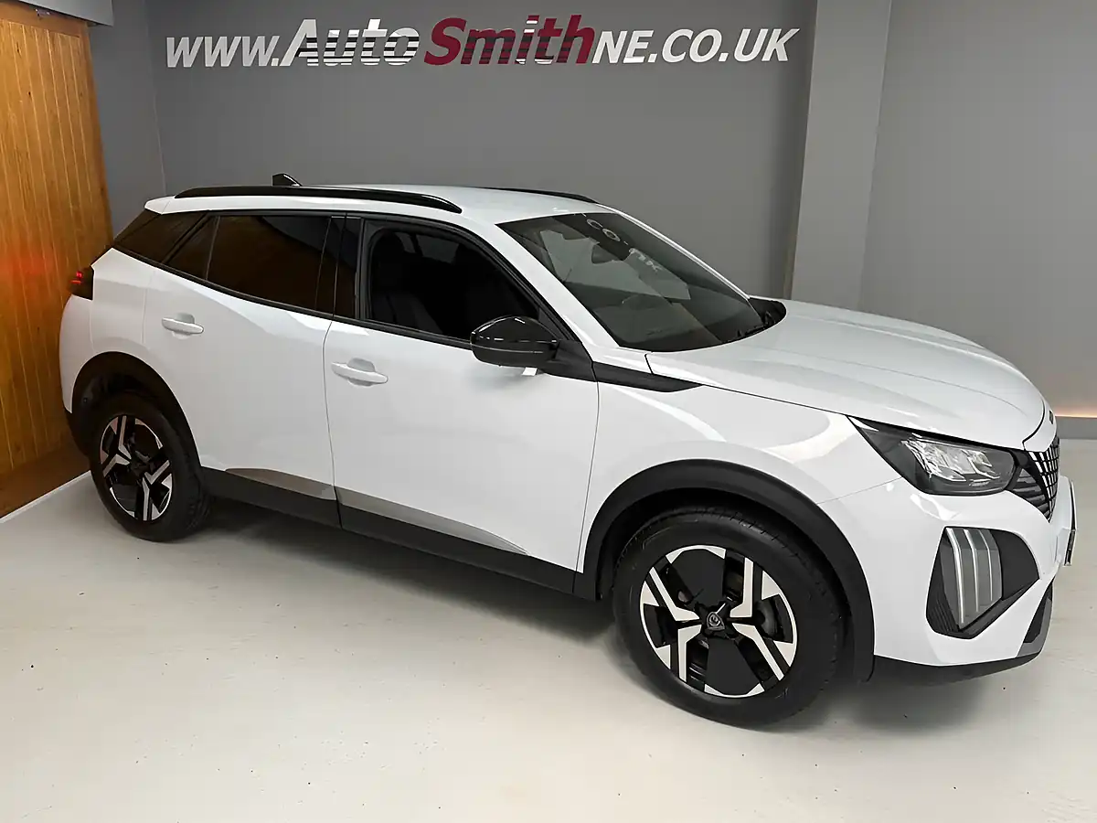 Used 2025 Peugeot 2008 Allure White - Interior and Exterior details 10