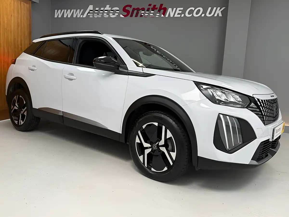 Used 2025 Peugeot 2008 Allure White - Interior and Exterior details 11