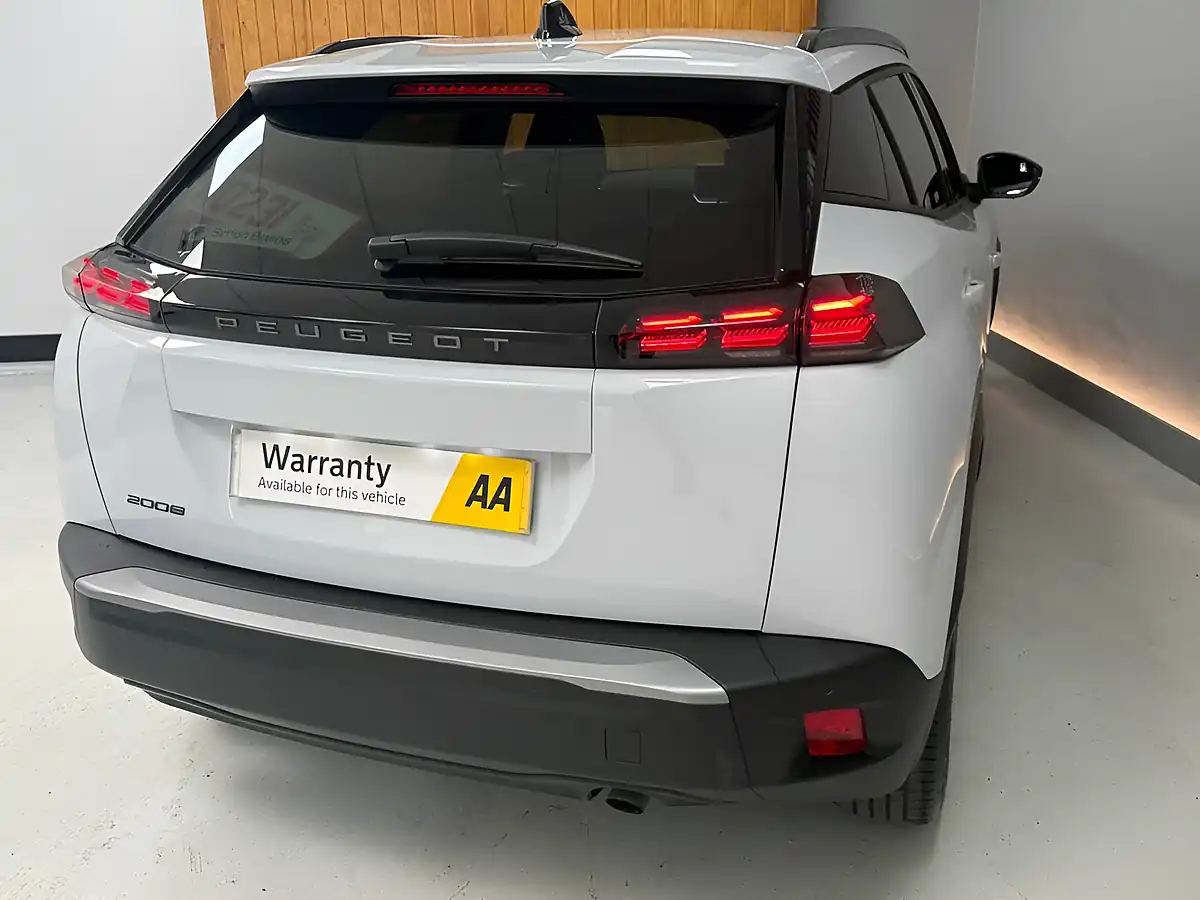 Used 2025 Peugeot 2008 Allure White - Interior and Exterior details 14