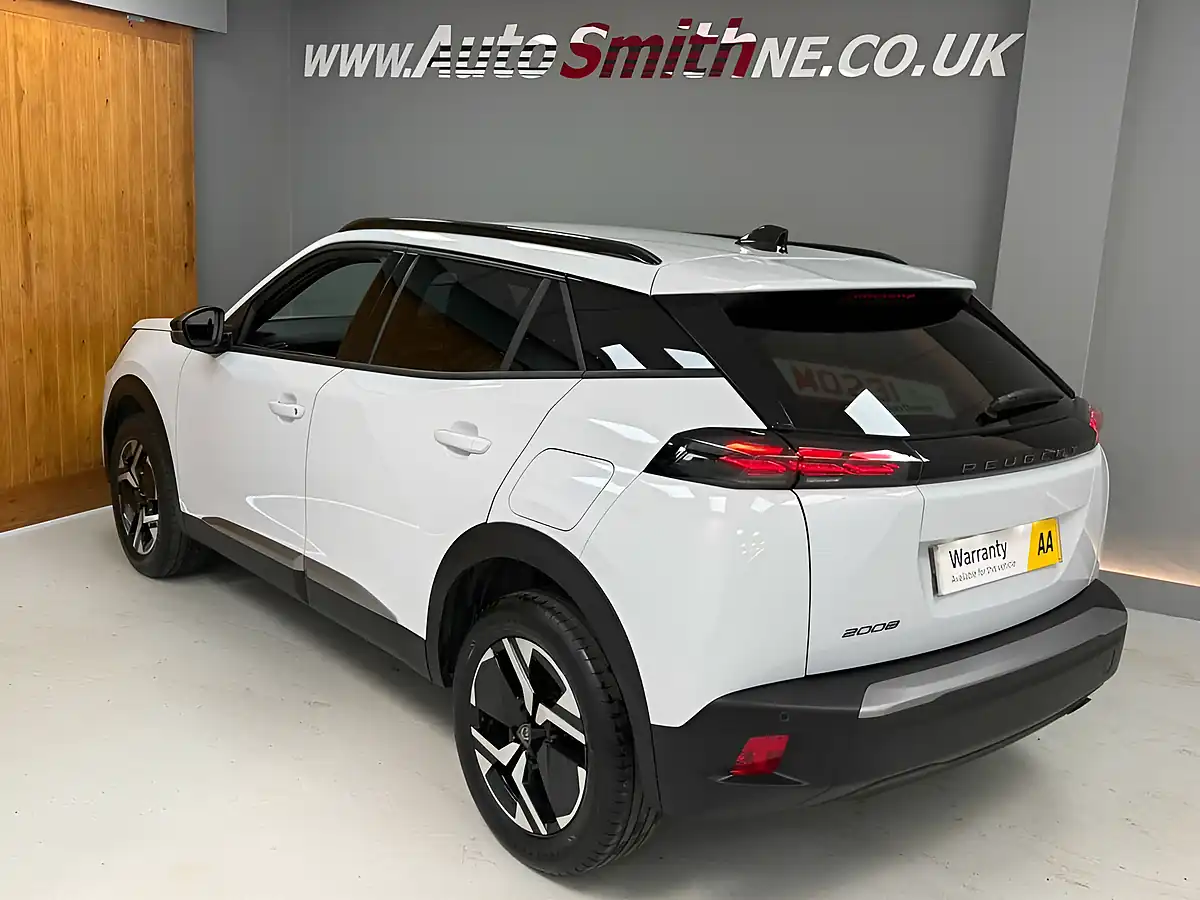 Used 2025 Peugeot 2008 Allure White - Interior and Exterior details 16