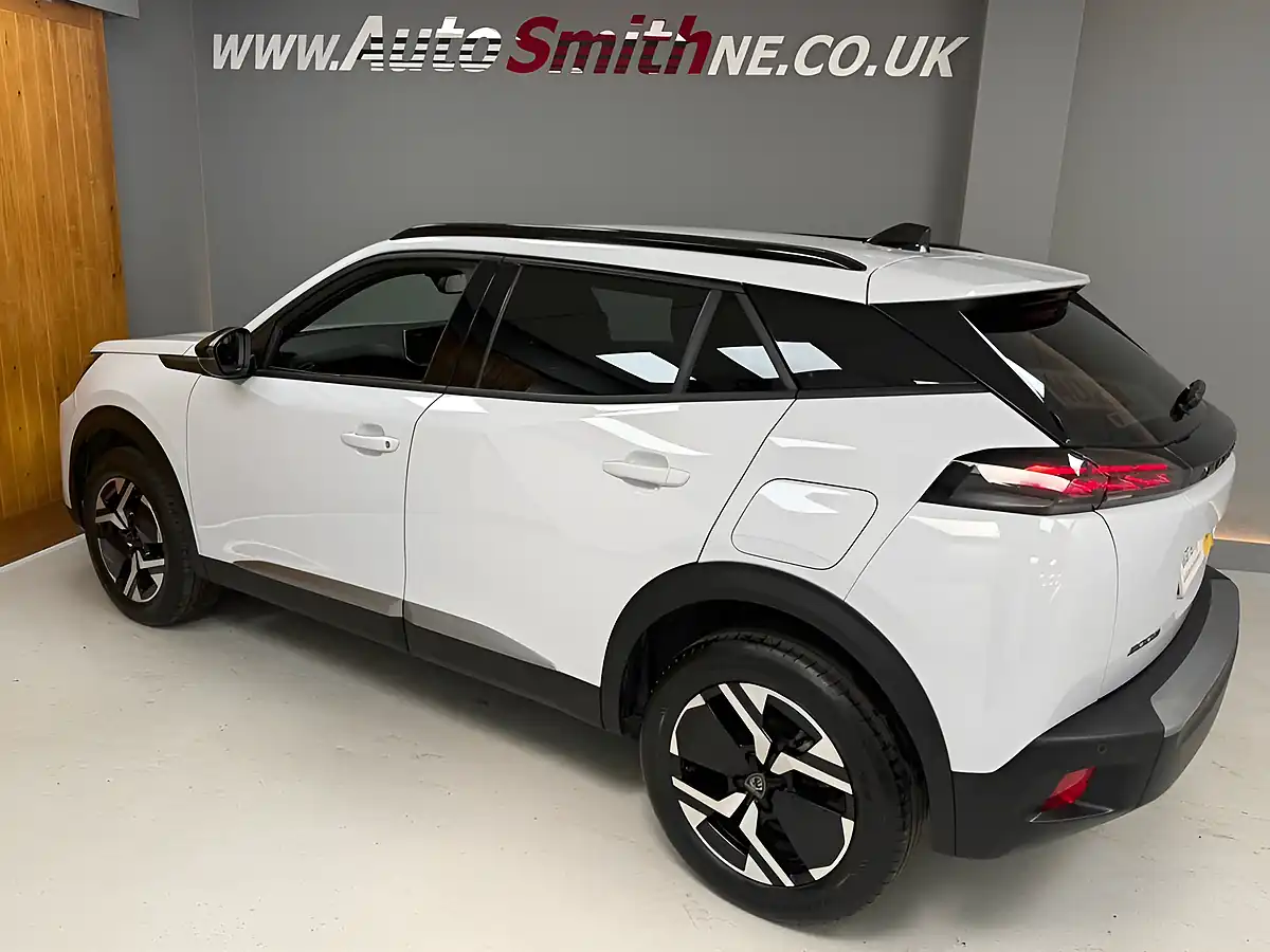 Used 2025 Peugeot 2008 Allure White - Interior and Exterior details 17