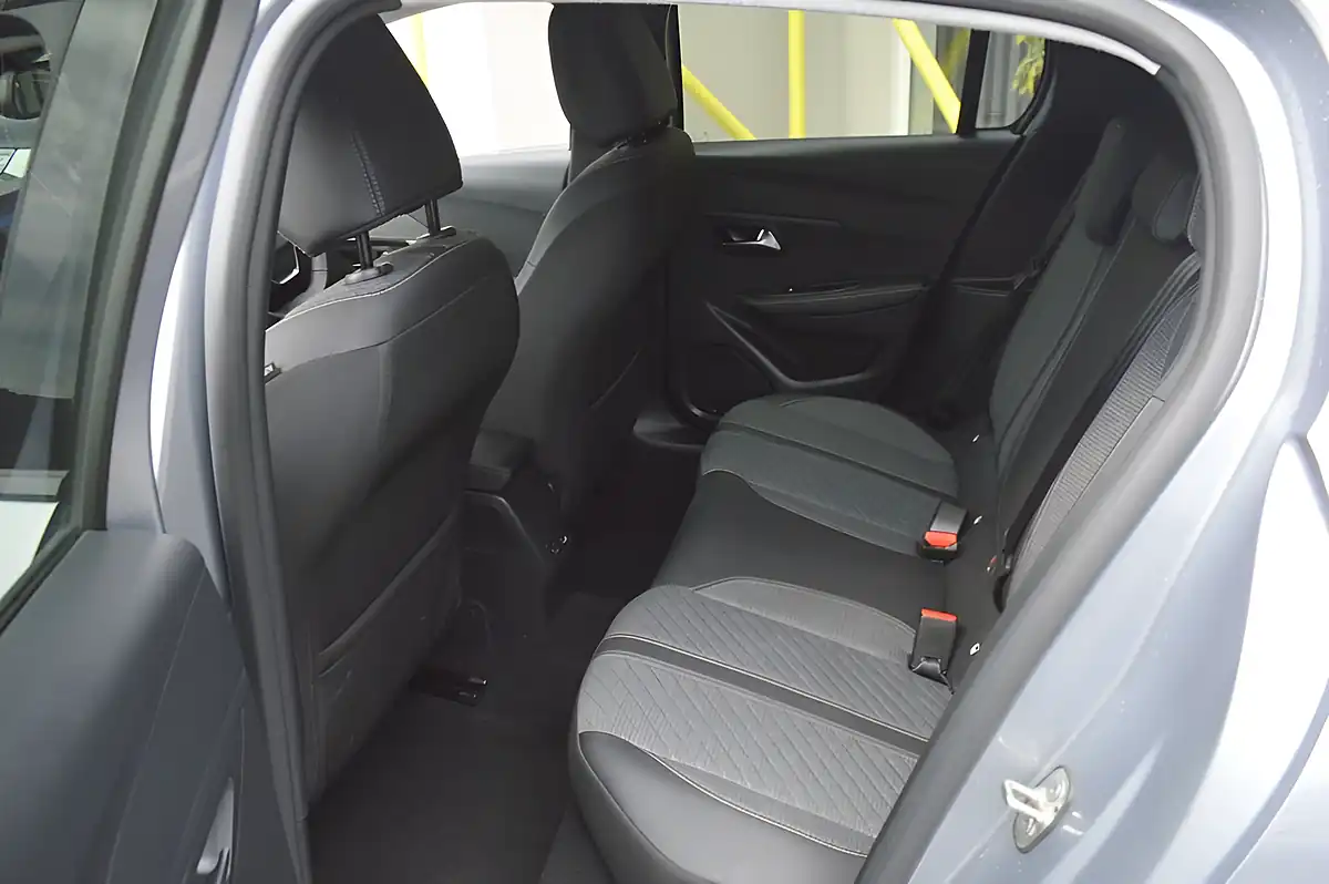 Used 2025 Peugeot 208 Allure Cumulus Grey - Interior and Exterior details 13