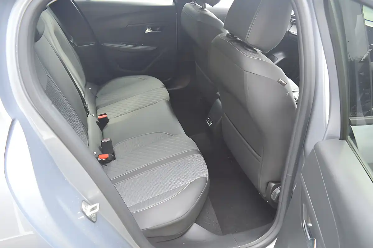 Used 2025 Peugeot 208 Allure Cumulus Grey - Interior and Exterior details 14