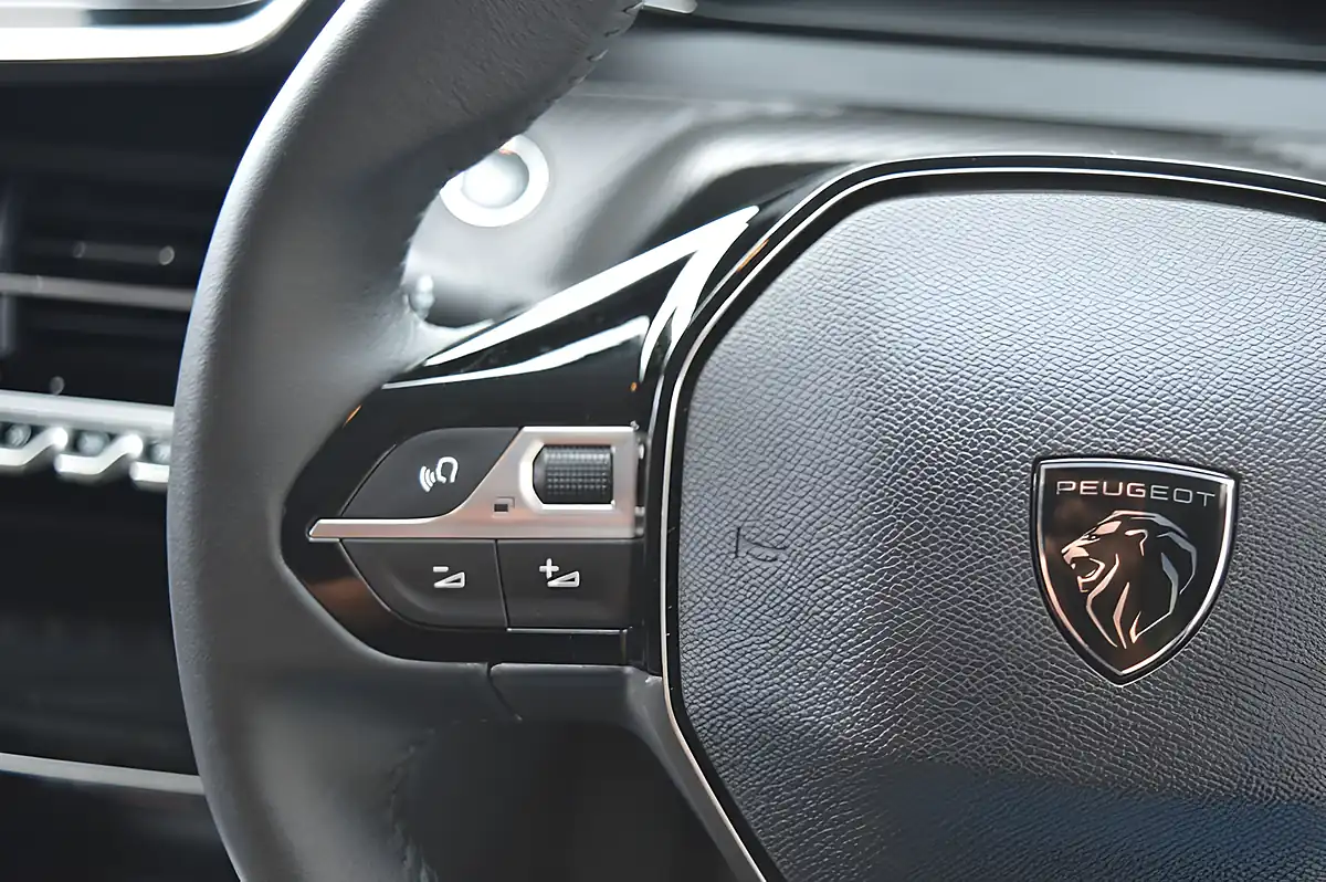 Used 2025 Peugeot 208 Allure Cumulus Grey - Interior and Exterior details 19