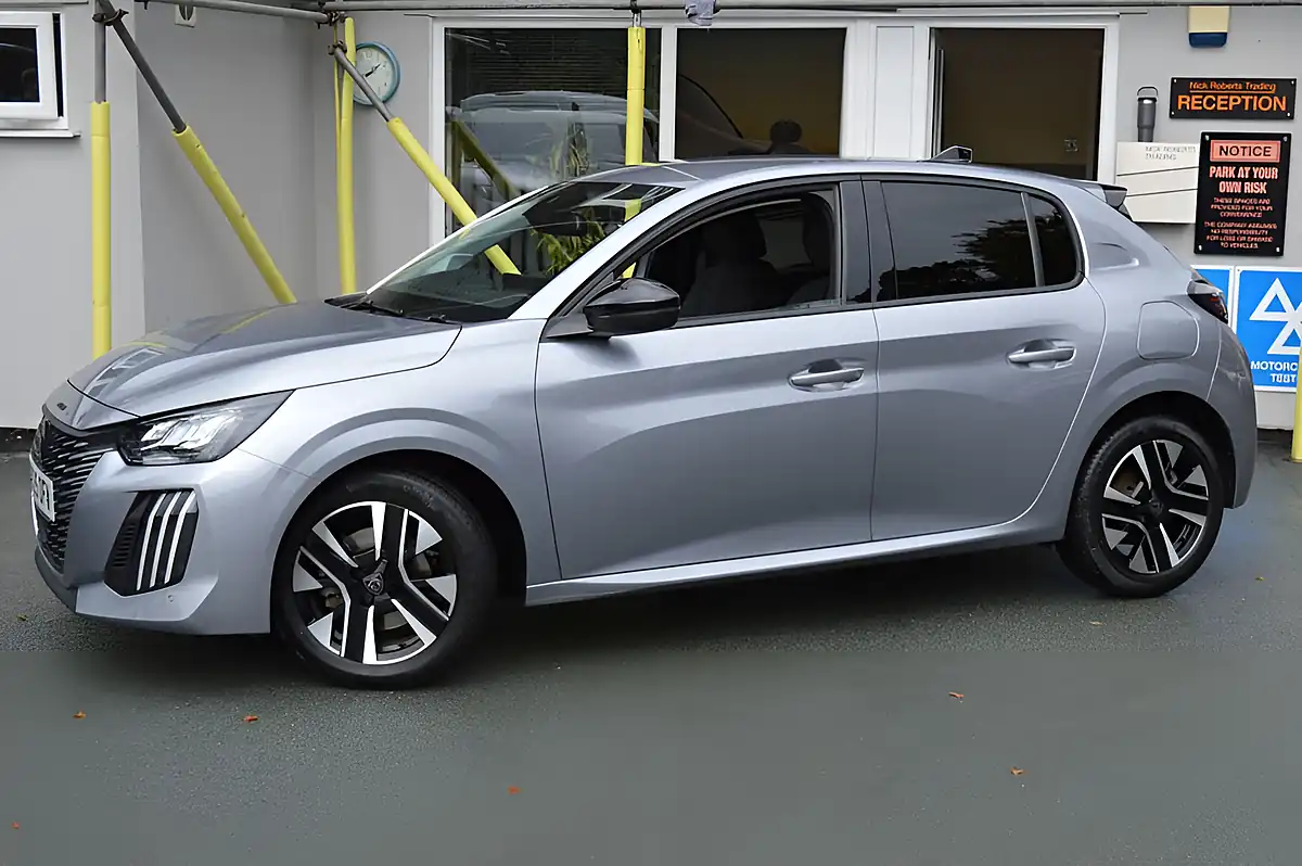Used 2025 Peugeot 208 Allure Cumulus Grey - Interior and Exterior details 6