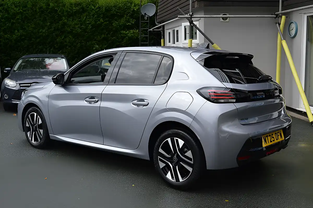 Used 2025 Peugeot 208 Allure Cumulus Grey - Interior and Exterior details 8